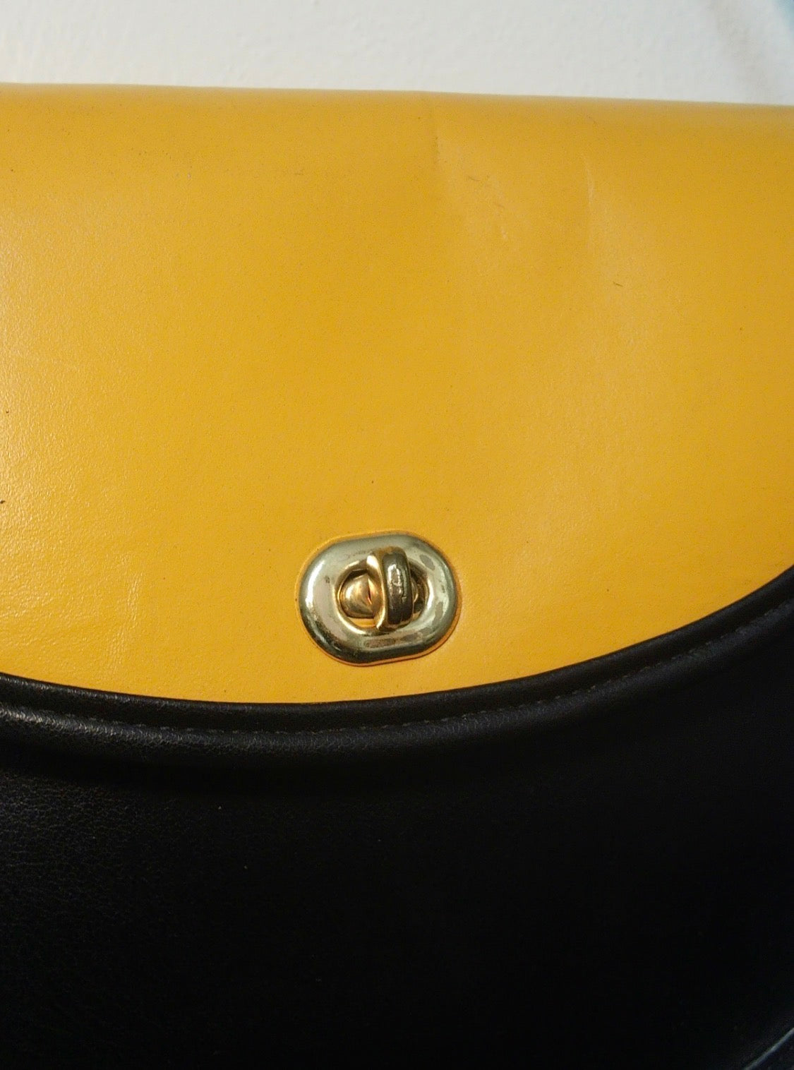 Pre Owned Two-Tone Leather Crossbody Bag | Black & Tan Turn Lock Purse | Minimal Shoulder Bag (Vintage)