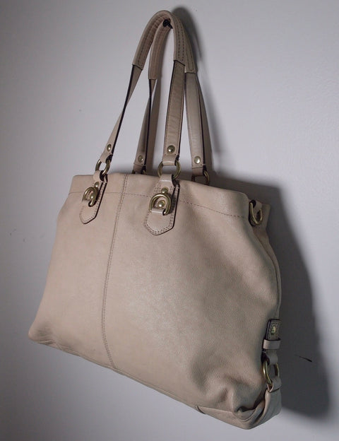 Pre Owned Cream Pebbled Leather Coach Shoulder Bag | Gold Hardware Pleated Front Satchel | Soft Slouch Designer Handbag (Y2K Vintage)