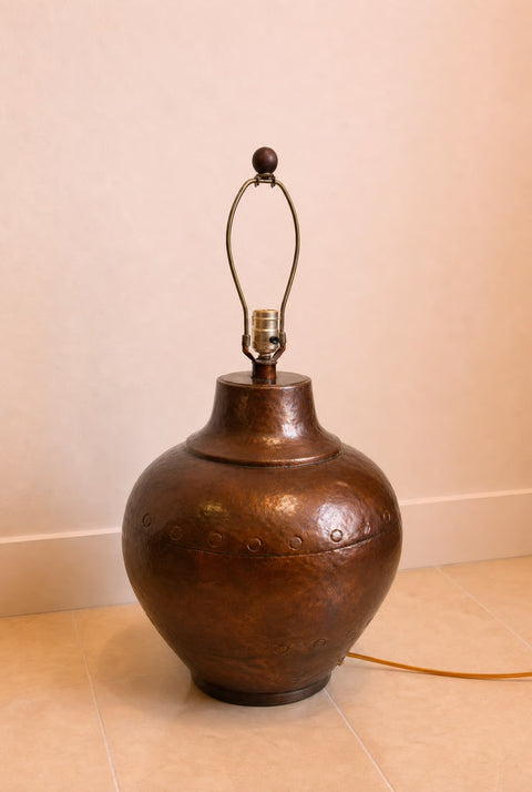 Vintage Ethan Allen Hammered Copper Urn Table Lamp Pair