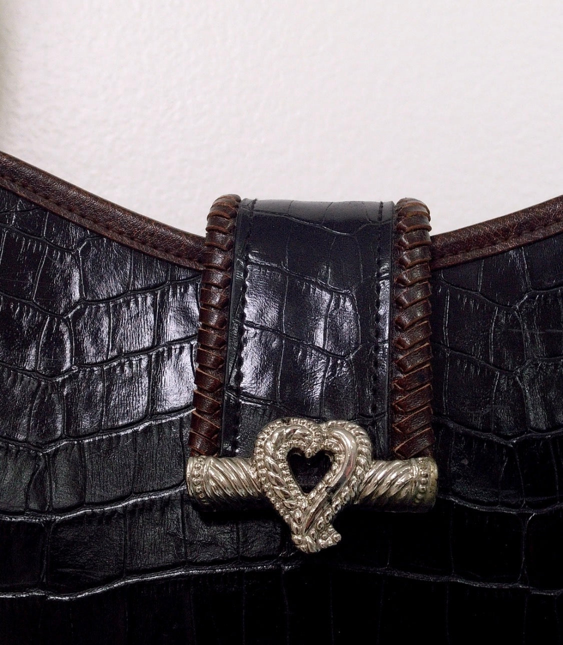 Pre Owned Brighton Black Croc Embossed Leather Crossbody | Silver Heart Hardware | Braided Strap | 90s (Y2K Vintage)