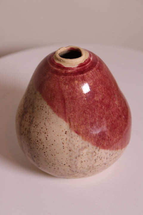 Red Cream Teardrop Bud Vase