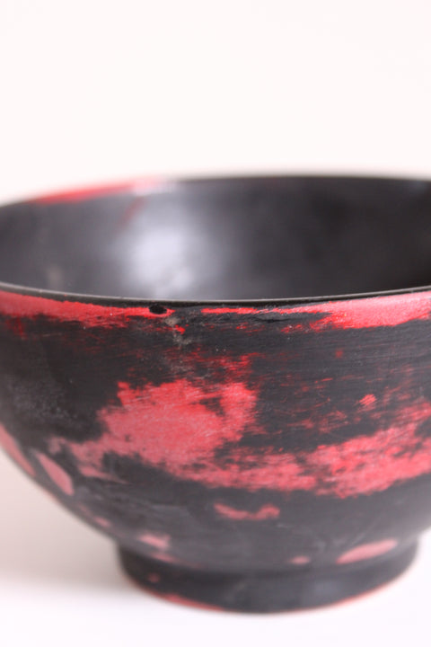Black and Red Art Pottery Bowldkfhkasdhfafsdj