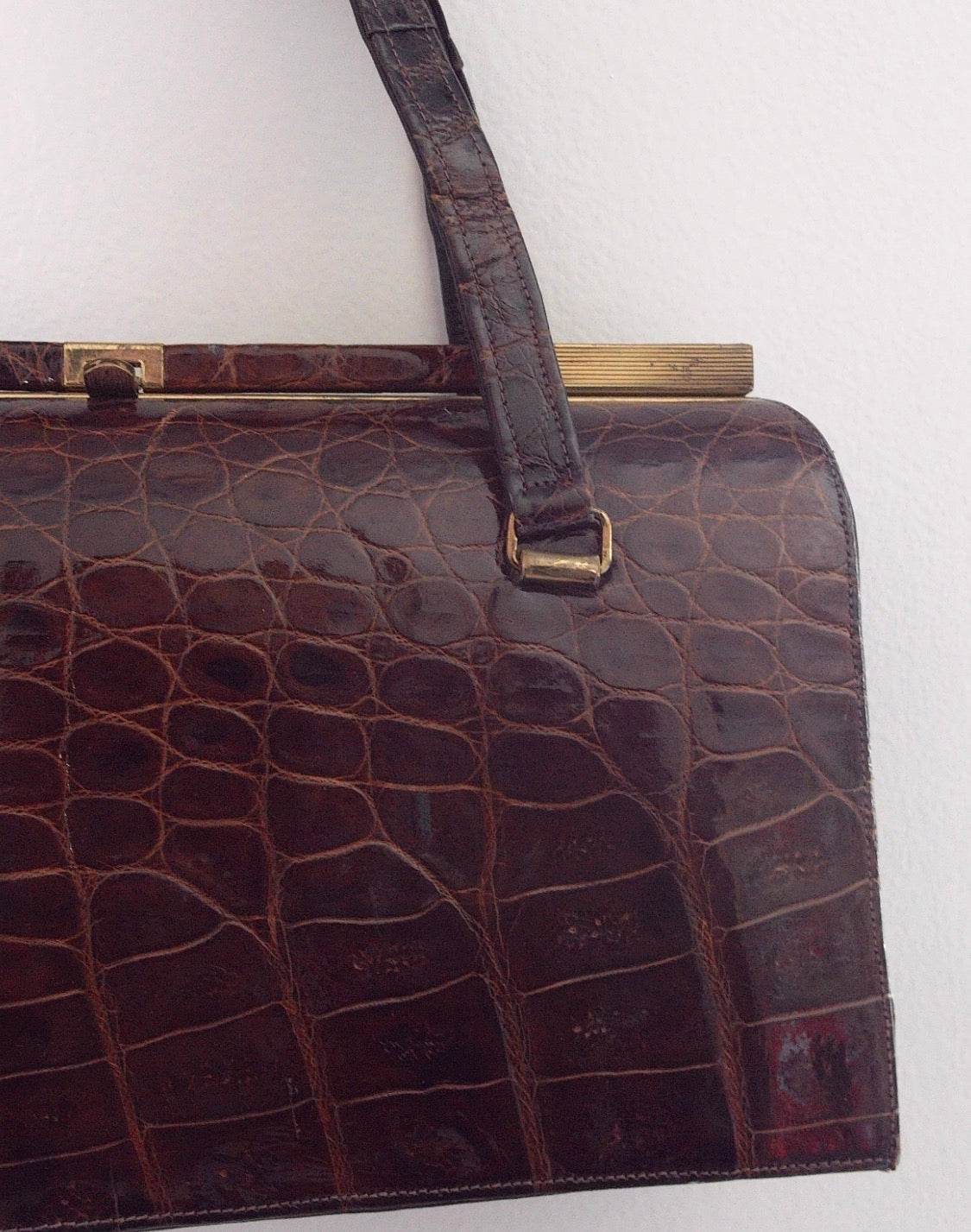 Pre Owned Black/Brown Crocodile-Embossed Leather Frame Handbag | Gold Kiss-Lock Clasp | Italy Top Handle Bag (Vintage 1970s–80s)