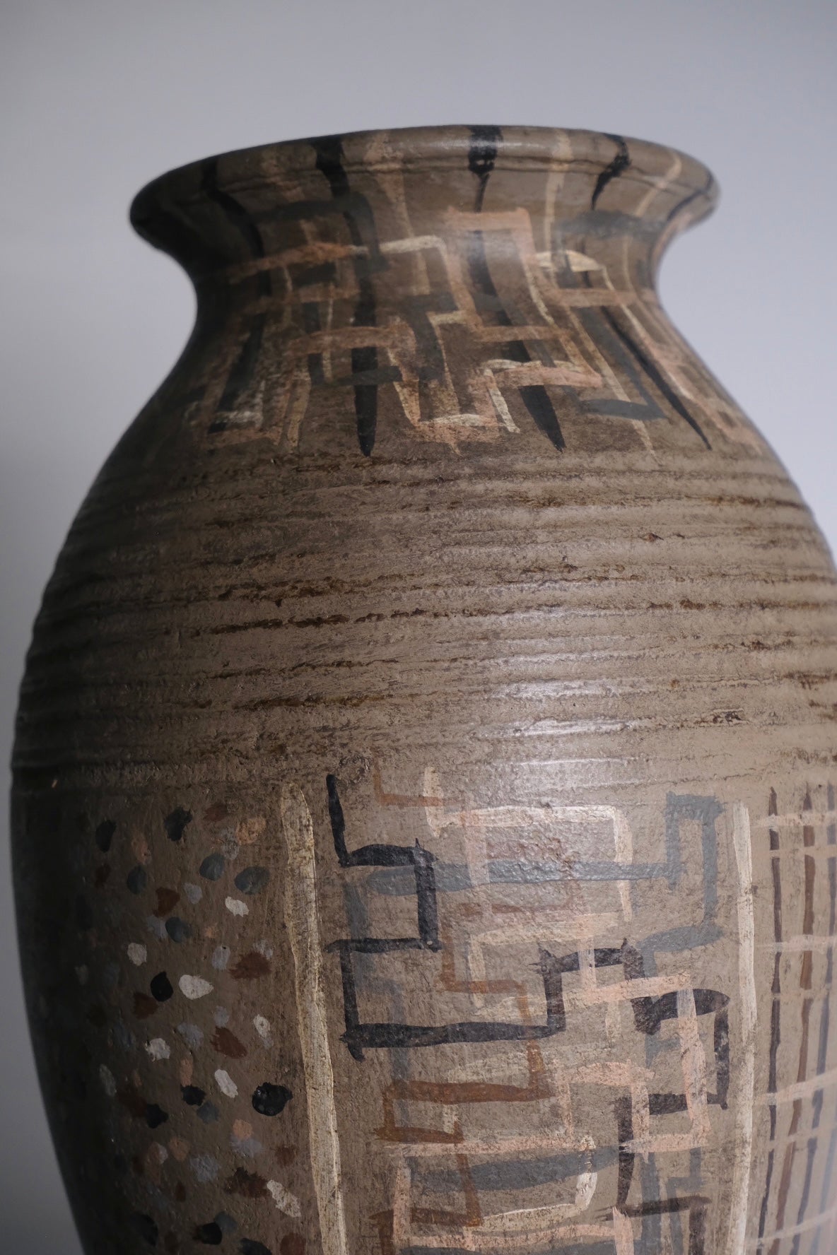 Hand Painted Geometric Vase (Tan/Neutral)