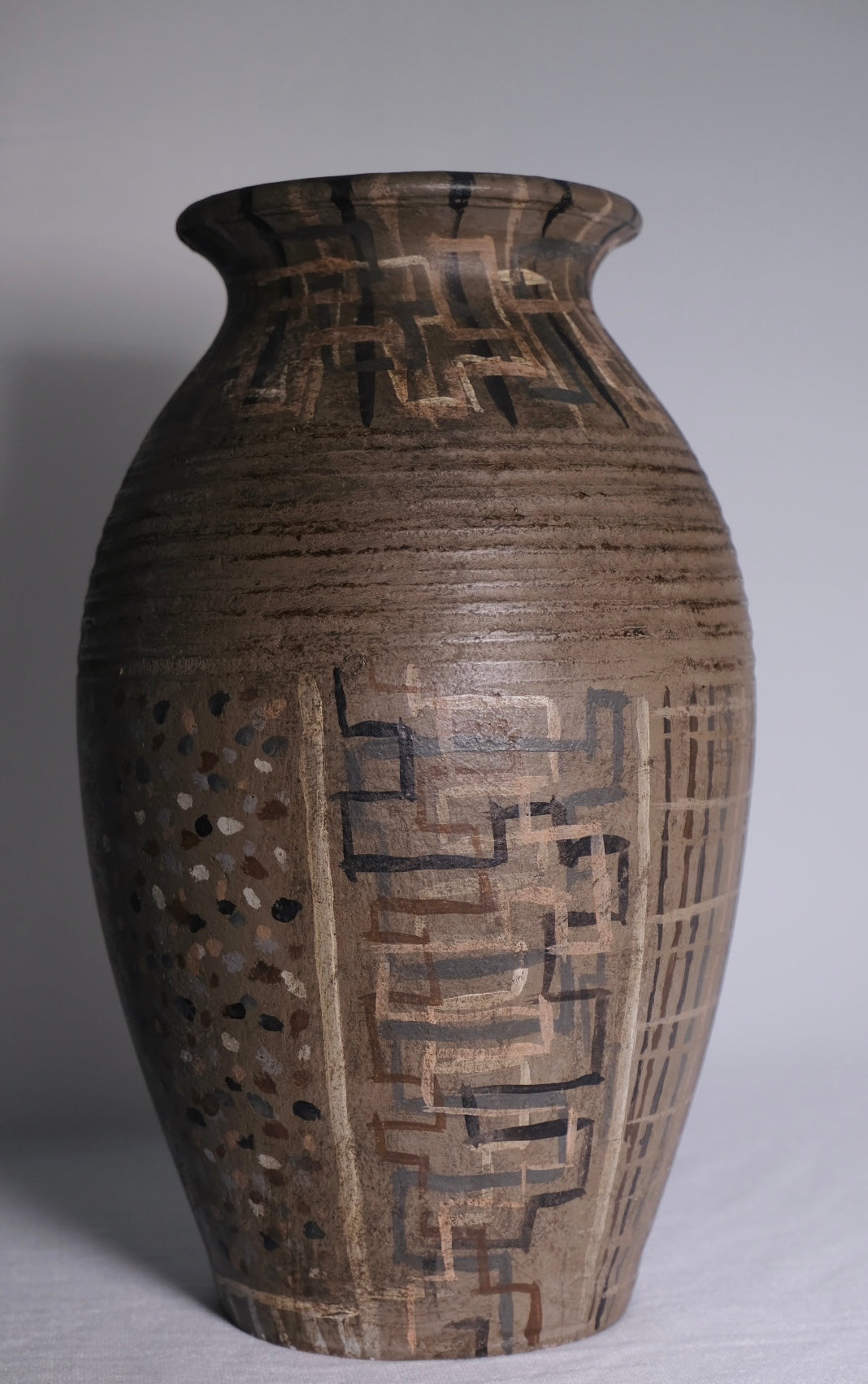 Hand Painted Geometric Vase (Tan/Neutral)