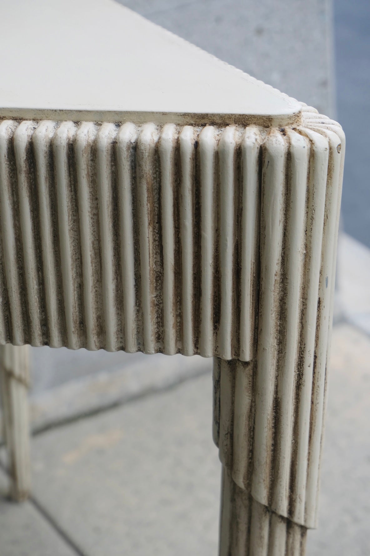 Cream Fluted Carved Side Tables (Pair/Vintage)
