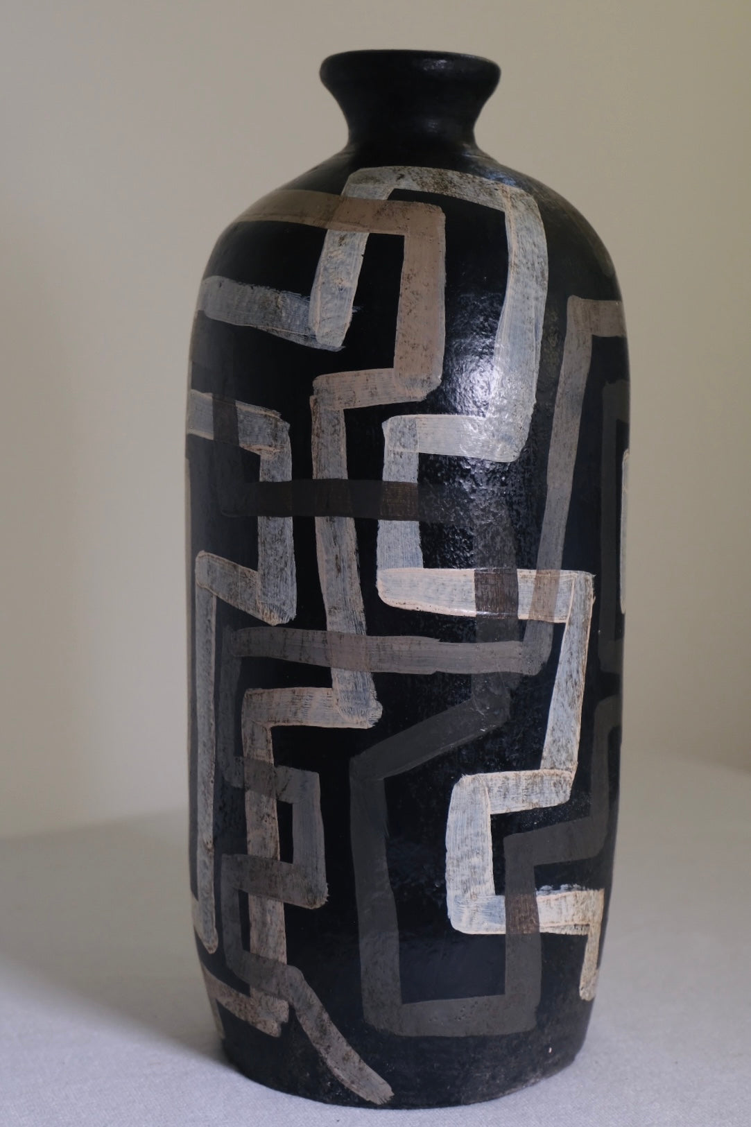 “Grid Line” Abstract Vase (Black Version)