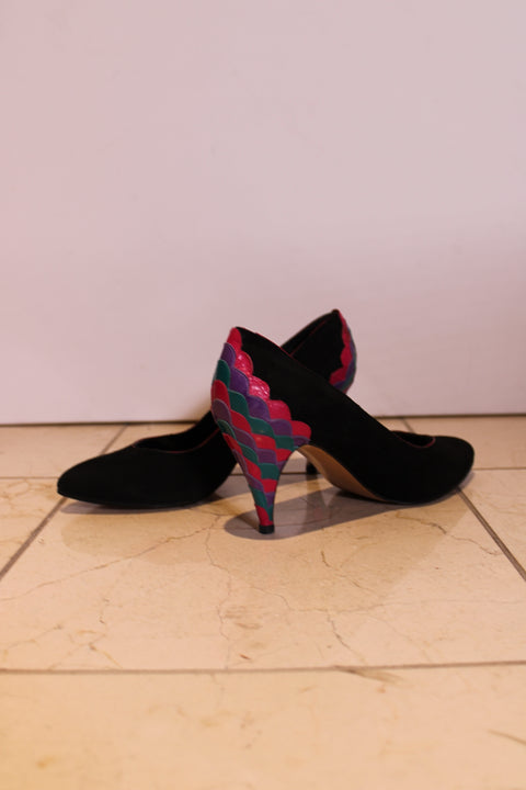 Lola Shoes Black Suede Scalloped Heel Pumps – Made in Spain