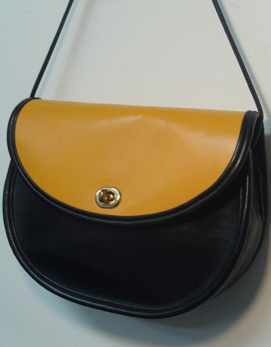 Pre Owned Two-Tone Leather Crossbody Bag | Black & Tan Turn Lock Purse | Minimal Shoulder Bag (Vintage)