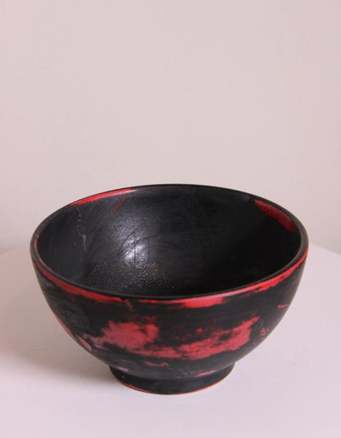 Black and Red Art Pottery Bowldkfhkasdhfafsdj