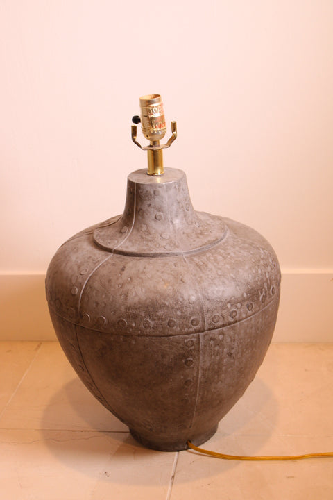 Vintage Ethan Allen Hammered Copper Urn Table Lamp Pair in Grey
