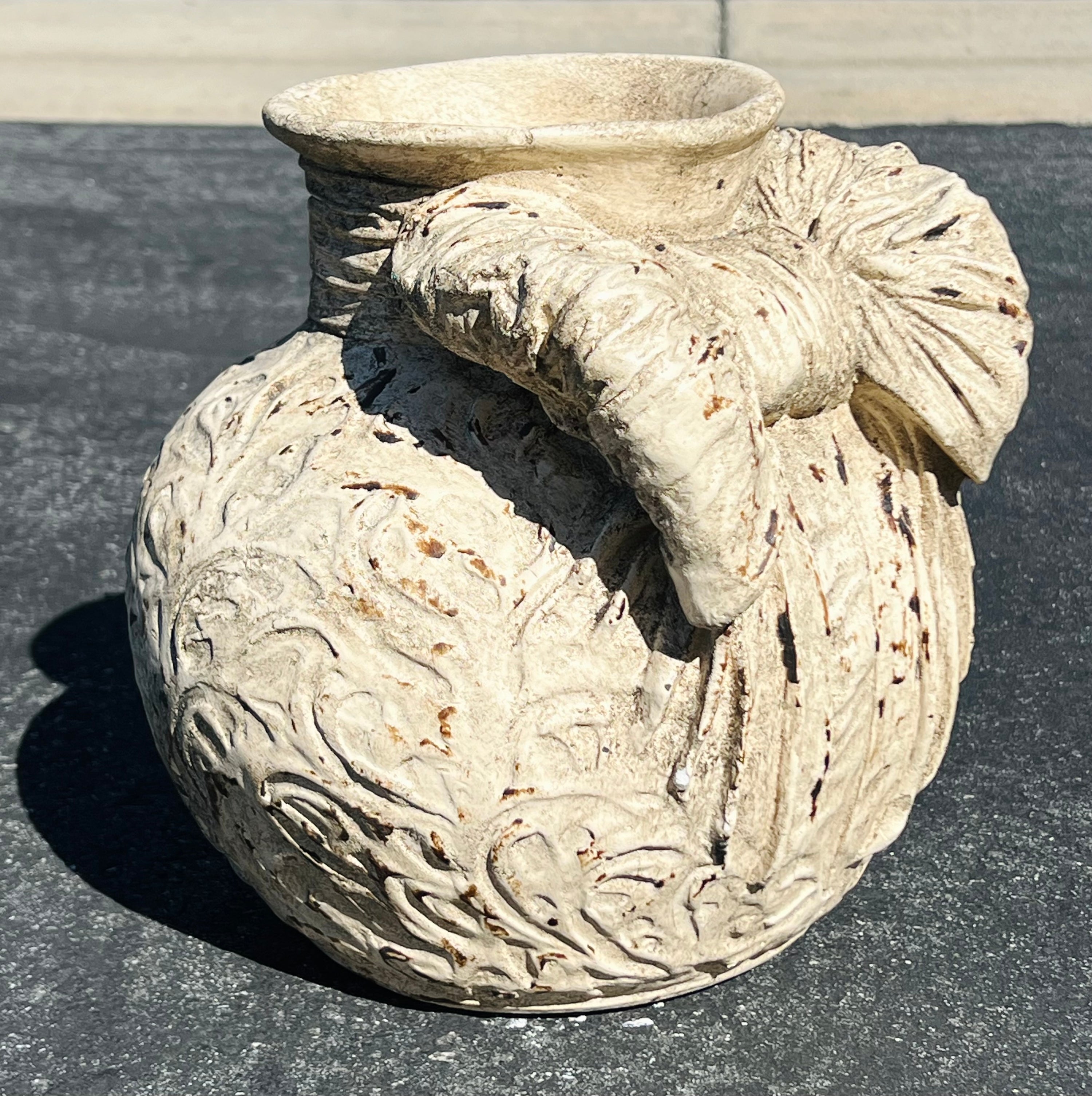 Flower Studio Pot With Bow Accent (Vintage)
