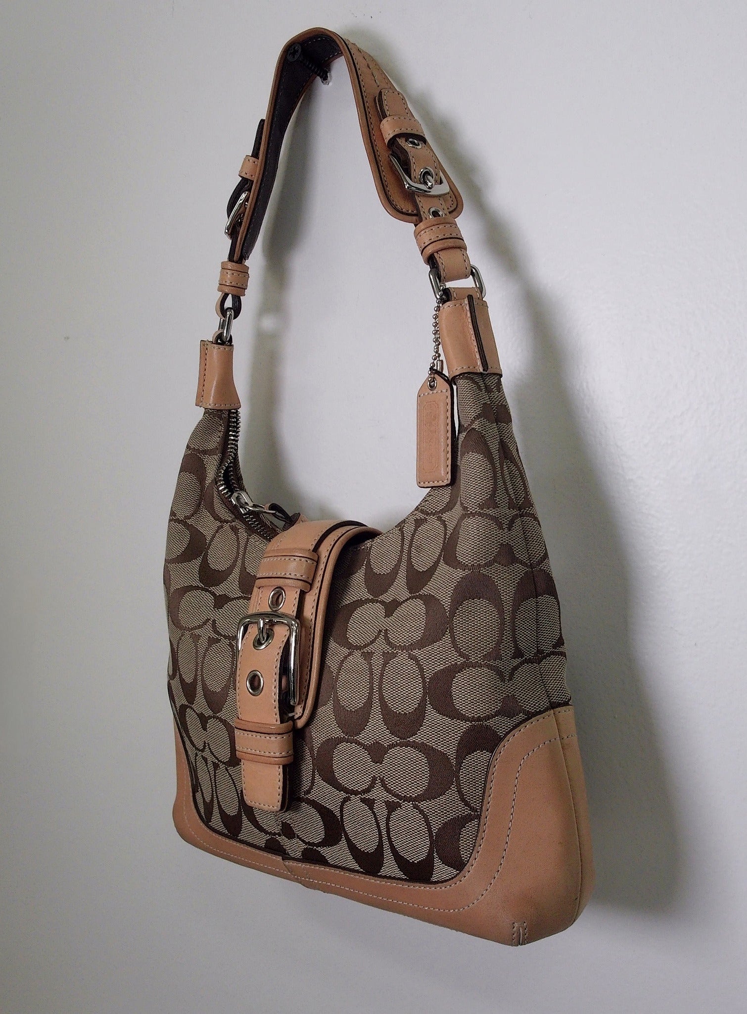 Pre Owned Coach Hamptons Hobo Bag | Khaki Signature Jacquard & Camel Leather (Y2K Vintage)