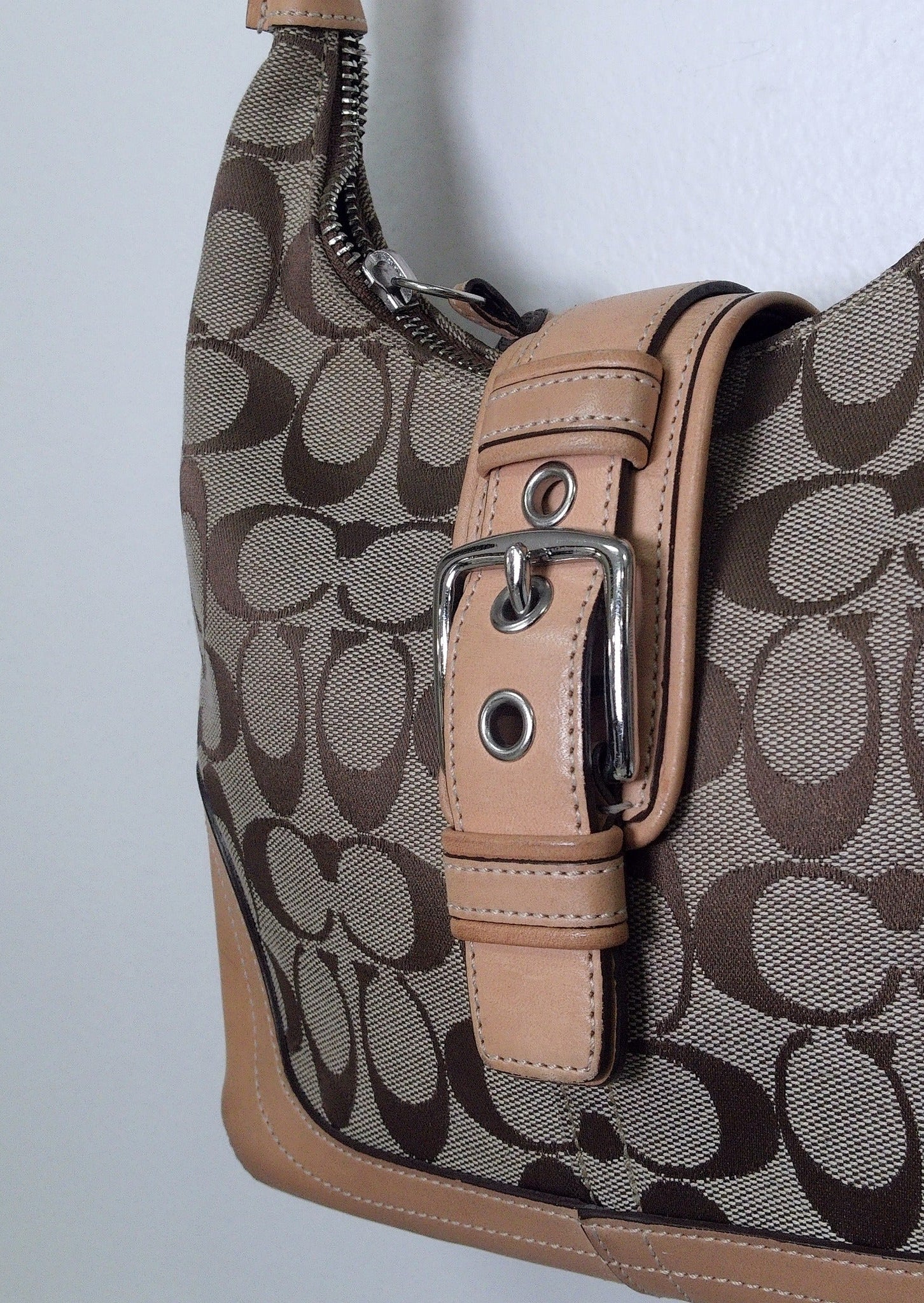 Pre Owned Coach Hamptons Hobo Bag | Khaki Signature Jacquard & Camel Leather (Y2K Vintage)