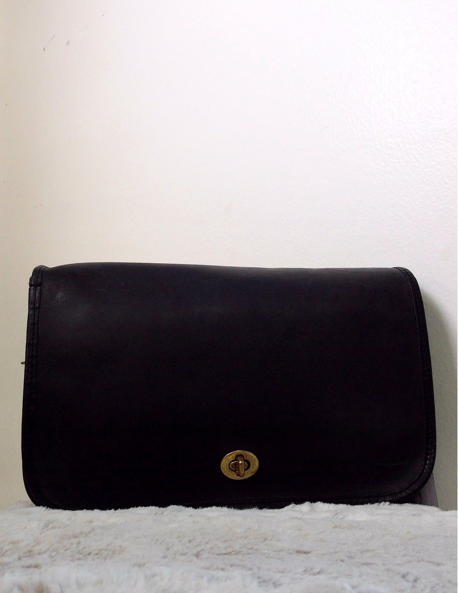 Pre Owned Coach City Bag | Black Glove-Tanned Leather | Turnlock Flap | Made in New York City (Vintage)