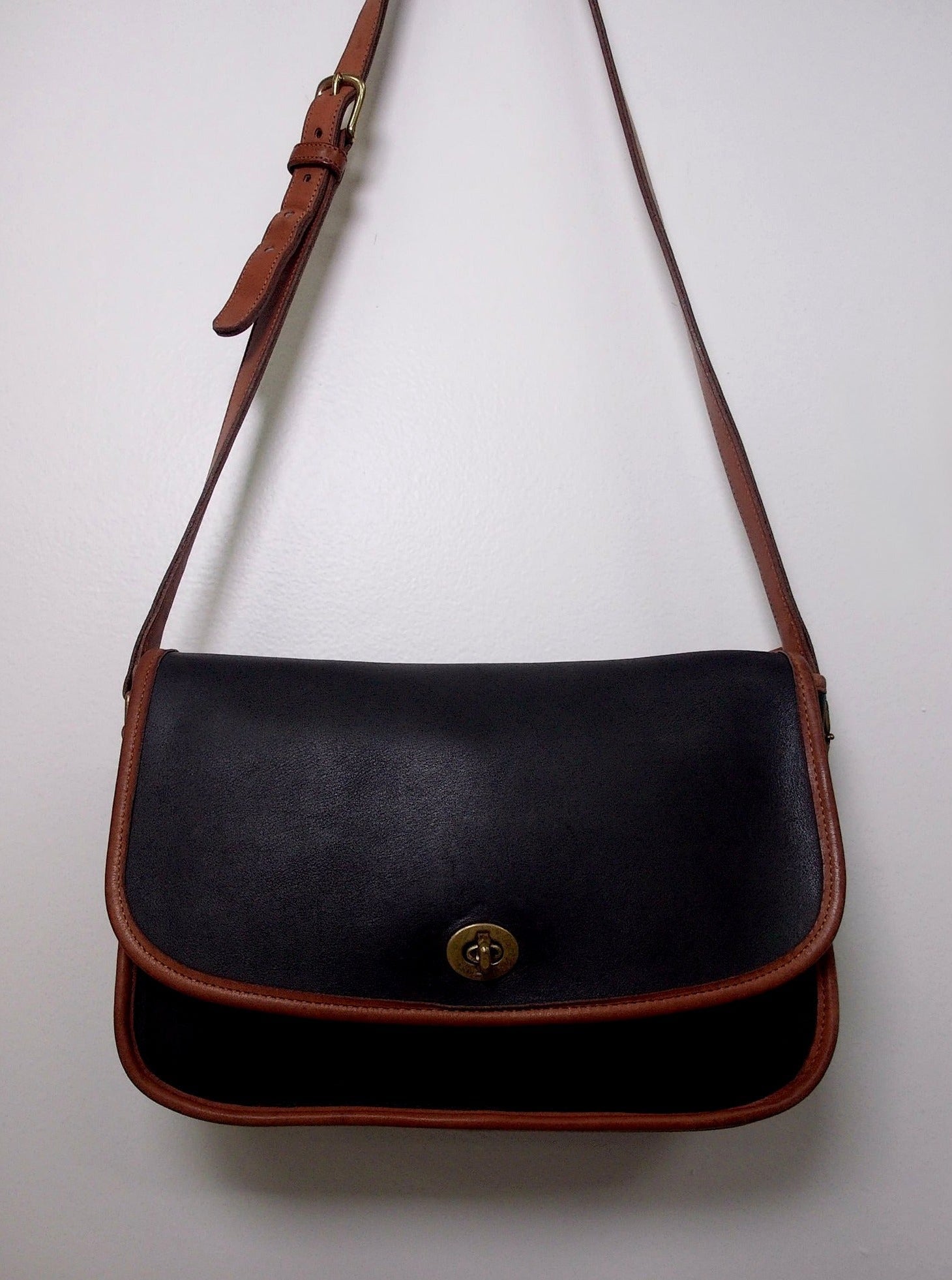 Pre Owned Coach Companion Flap Crossbody Bag | Green & Tan Two-Tone Leather | Made in USA | No. 0056-088 (Vintage)