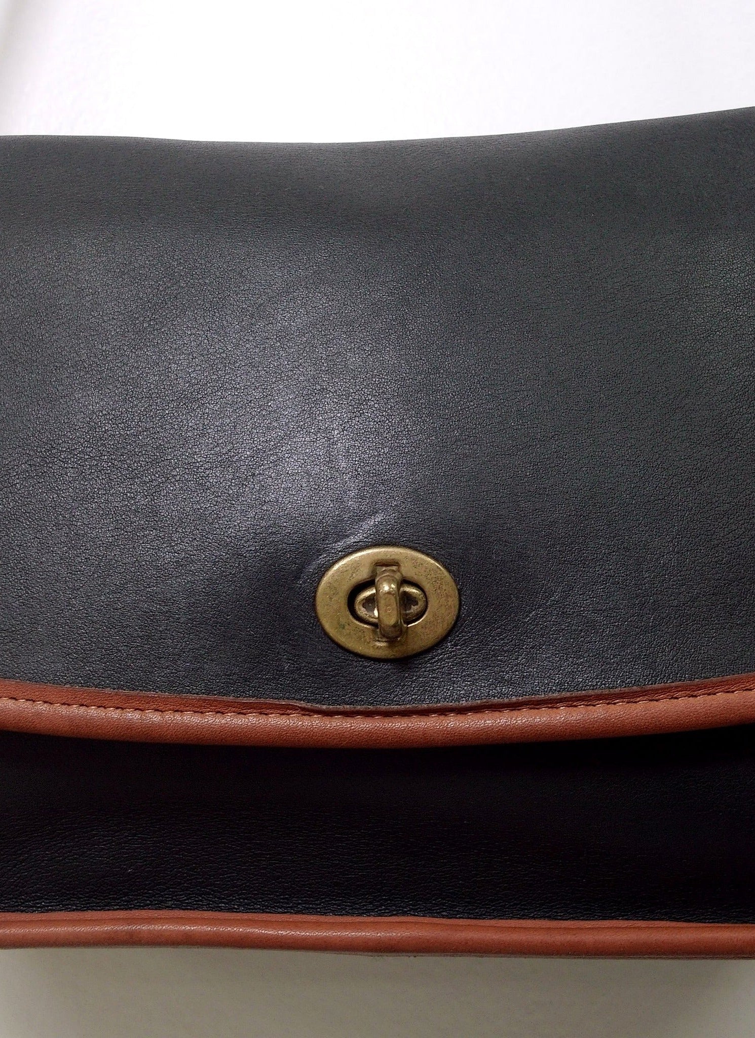 Pre Owned Coach Companion Flap Crossbody Bag | Green & Tan Two-Tone Leather | Made in USA | No. 0056-088 (Vintage)
