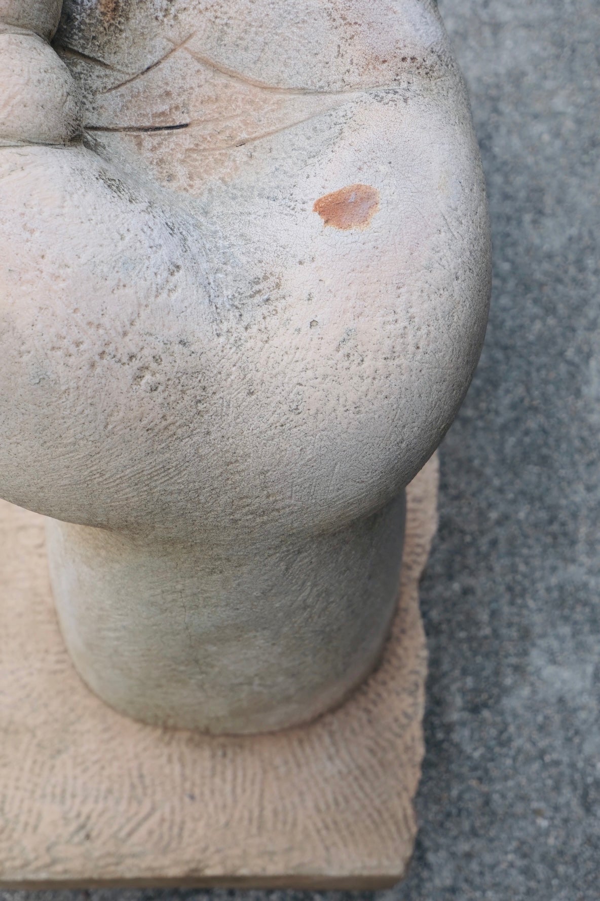 “Heavy Hand” Cement Bird Bath (Vintage)