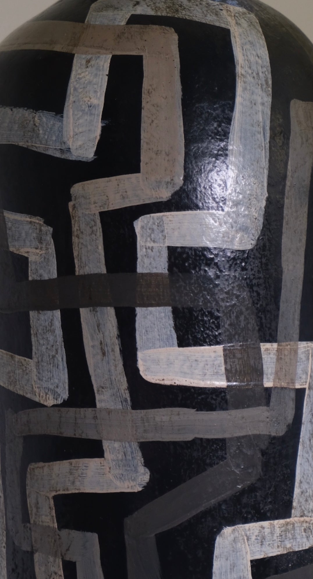“Grid Line” Abstract Vase (Black Version)
