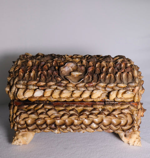 Shell Encrusted Jewelry Box (Vintage)