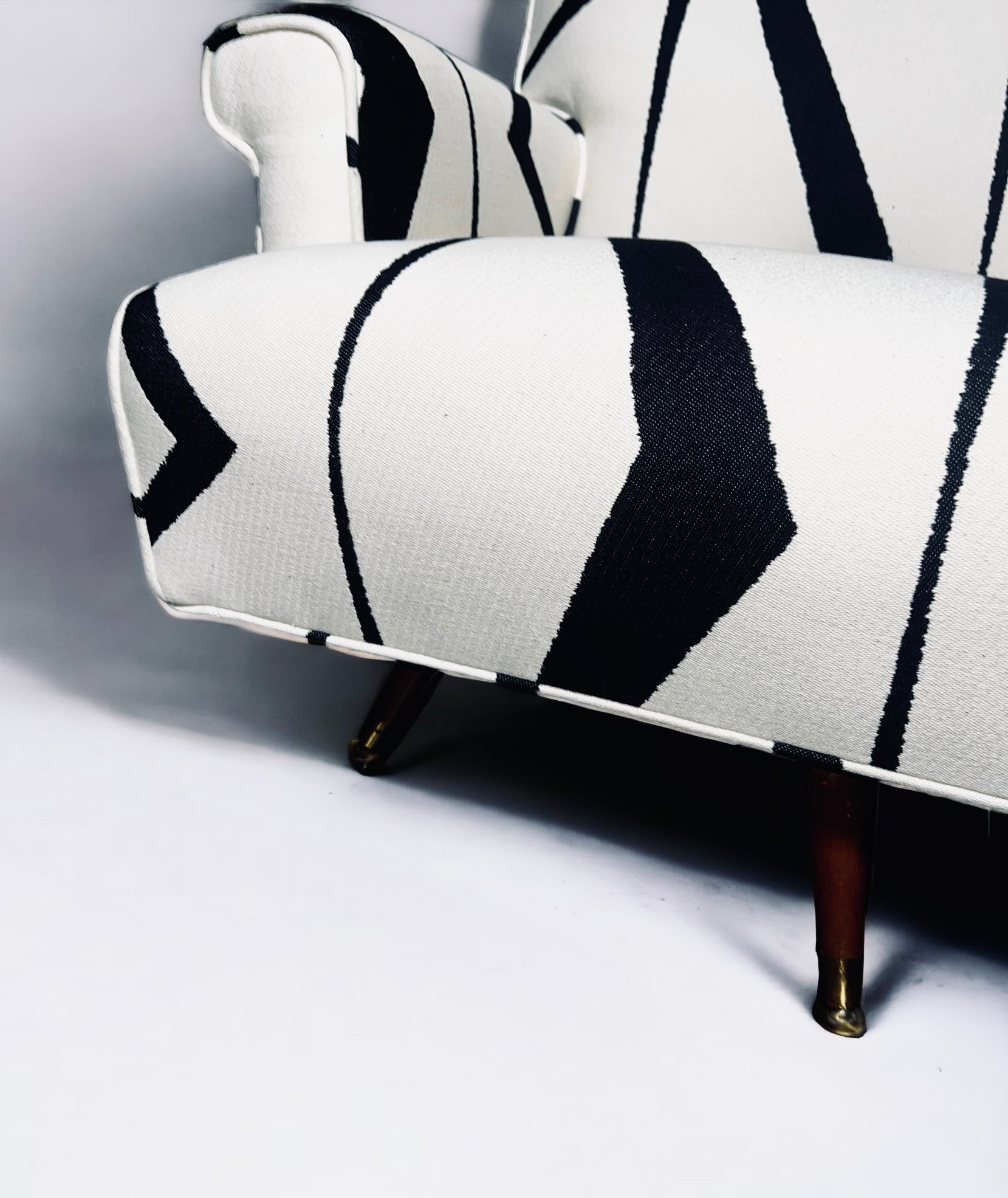 1950s Black and White Tribal Swivel Club Chair (Vintage)