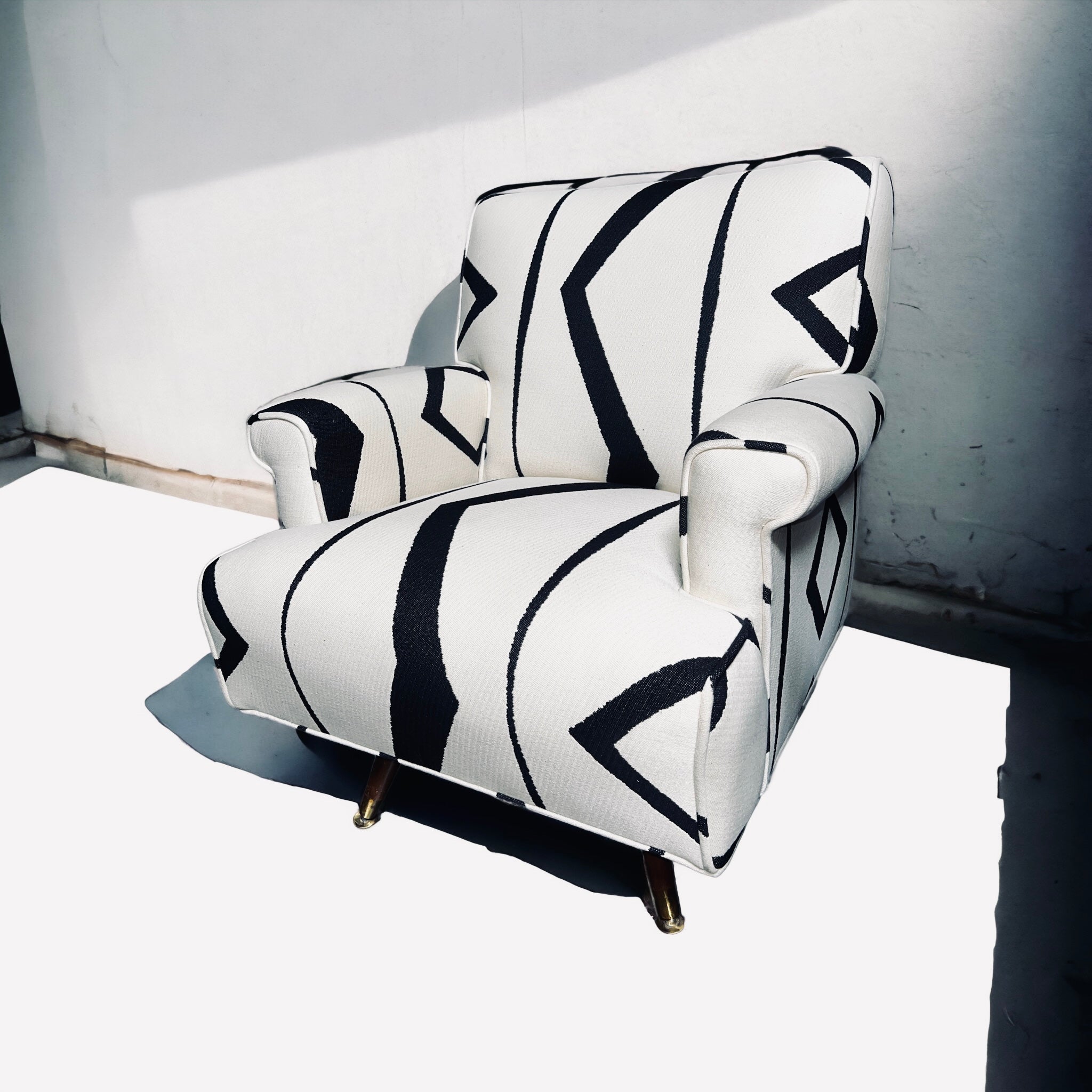 1950s Black and White Tribal Swivel Club Chair (Vintage)