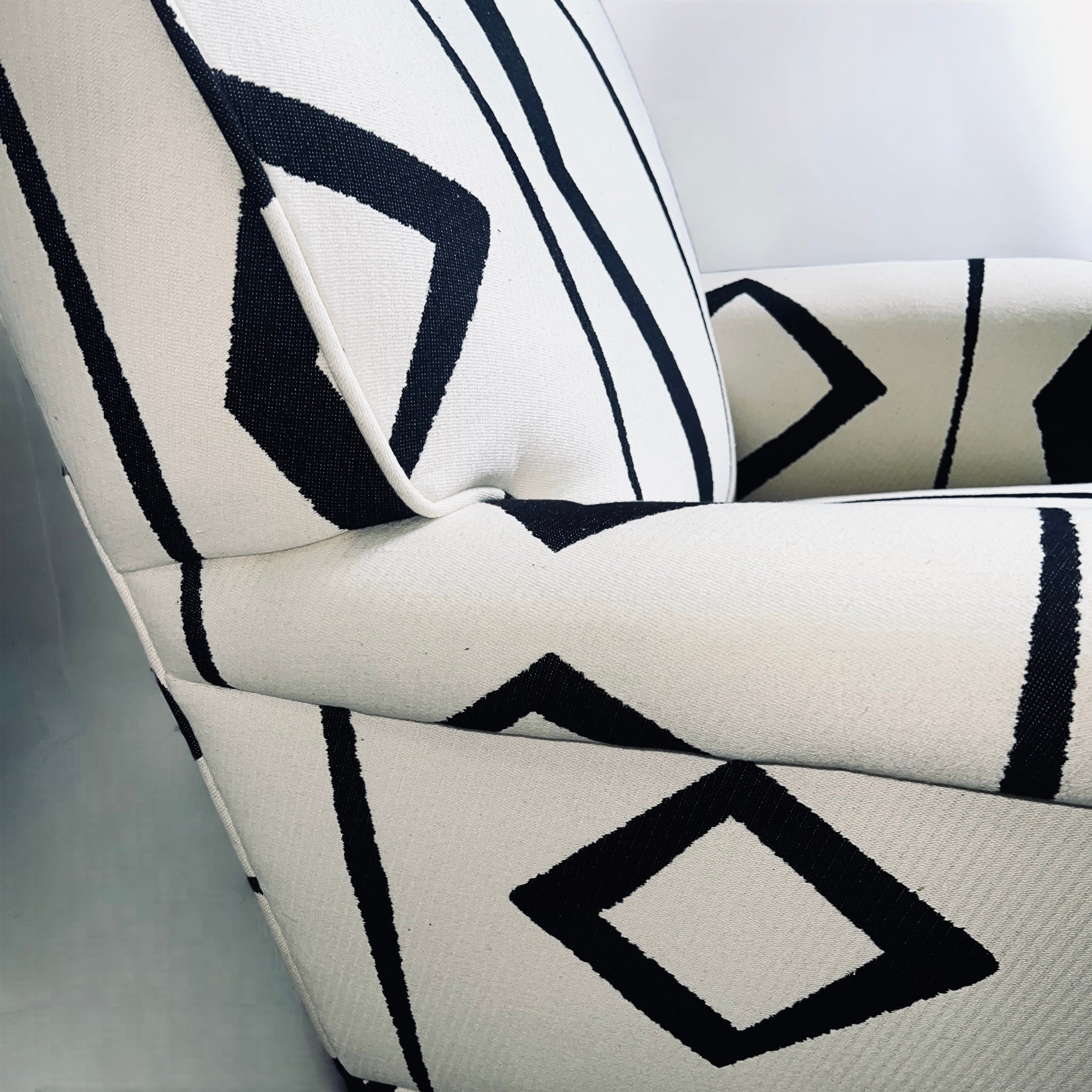 1950s Black and White Tribal Swivel Club Chair (Vintage)